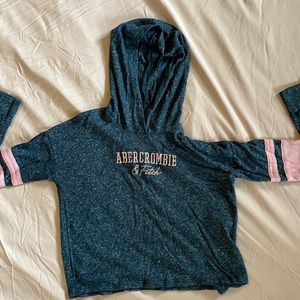 Abracombie and Fitch thin sweatshirt (7-8)